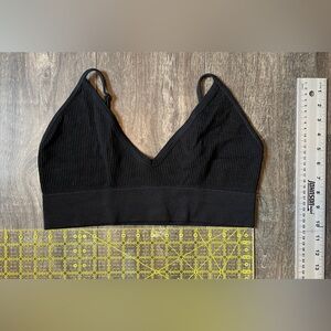 L-XL NWOT Rose & Vine black V bralette